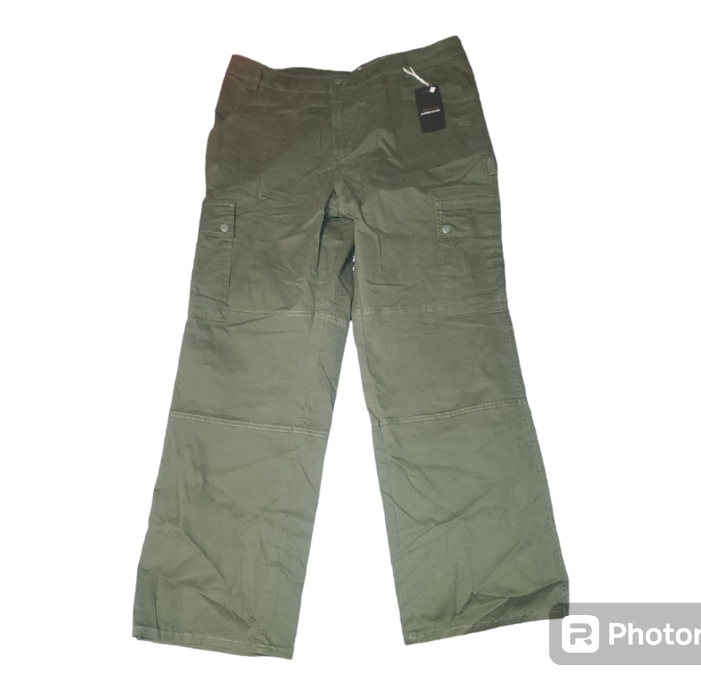 Women's Y2K Style Cargo pants Size XXL (14)